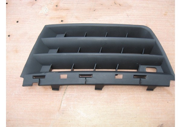 Решітка радіатора ліва Renault Scenic II, 7701474779, 2003 - 2006 р